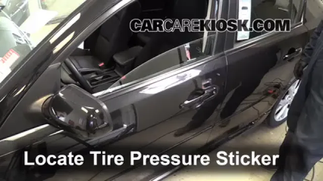 2009 Mazda 3 S 2.3L 4 Cyl. Sedan Neumáticos y ruedas Controlar presión de neumáticos